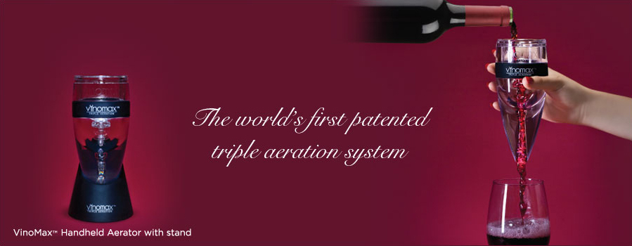 The world’s first patented triple aeration system. VinoMax™ Handheld Aerator with stand